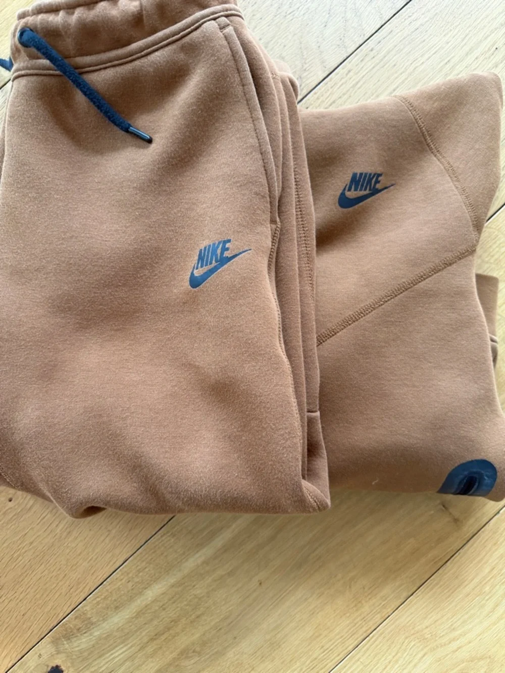 Kids Nike Tech Set - Picture 6 of 6
